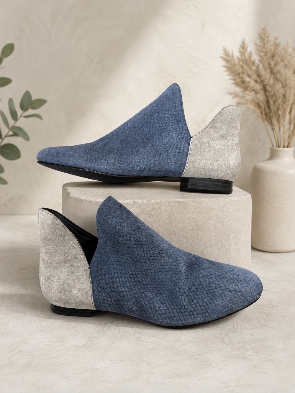 LOQ Louise Blue Gray Textured Leather Ankle Booties Size 7.5M